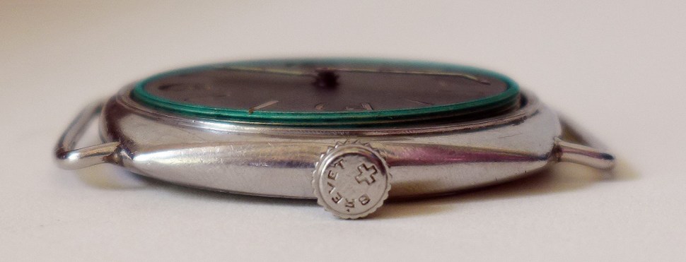 panerai_3646_260611_profile