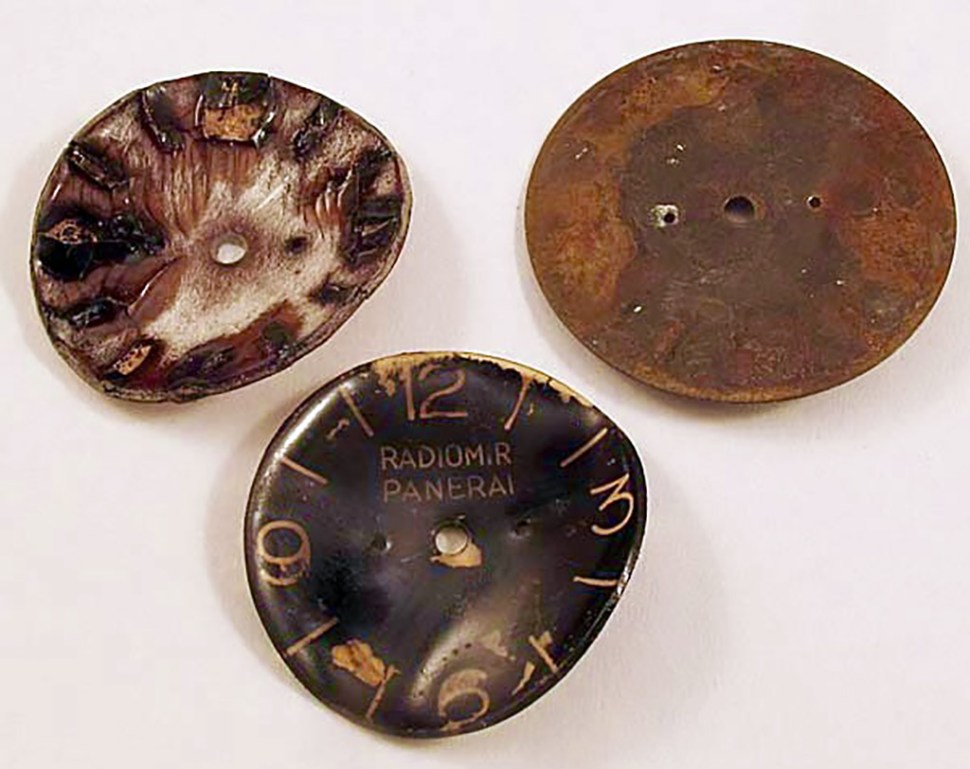 170106_panerai_plastic_rivet_dial_gpf_warped_apart