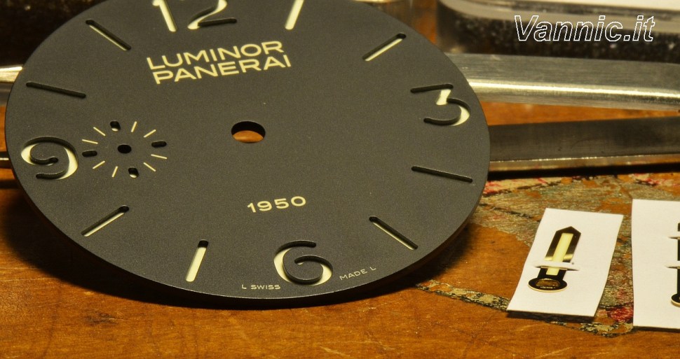 180214-panerai-pam-127-sandwich-dial