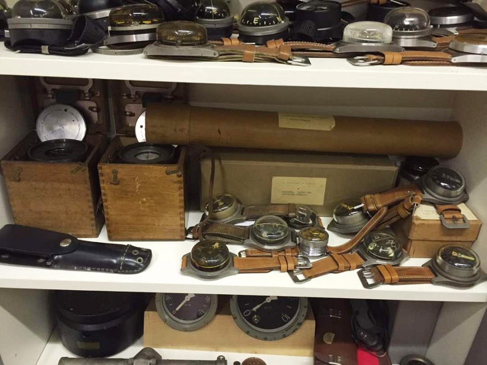 180814-depth-gauges-and-compasses-01