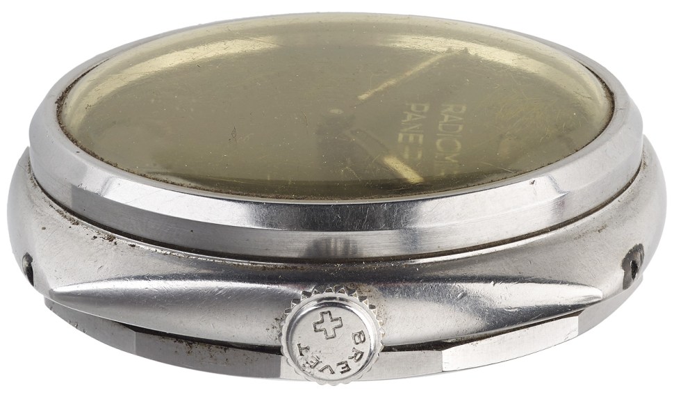 190309-rolex-panerai-3646-1010049-profile-crown