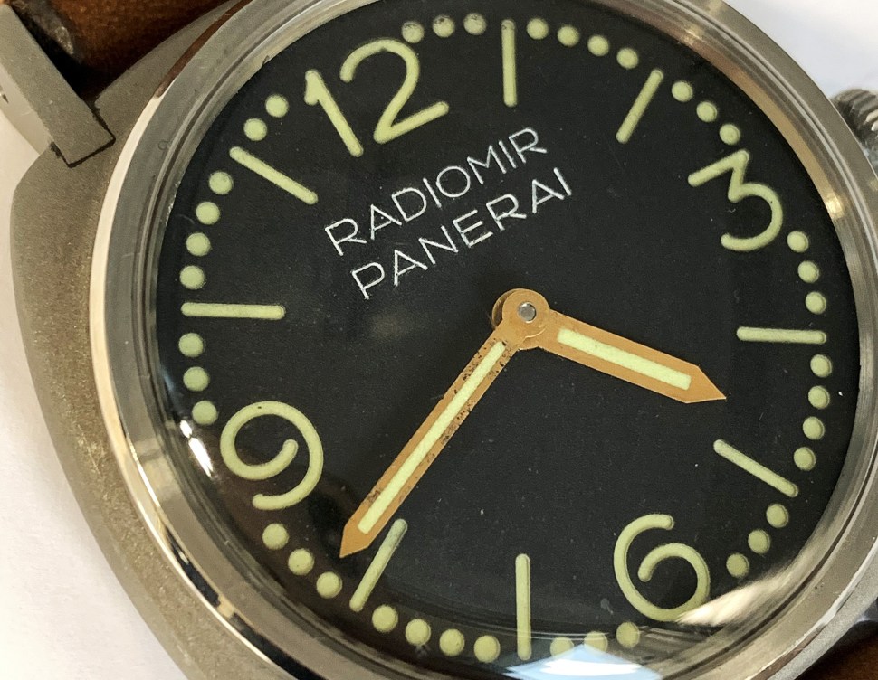 190416-panerai-3646-welded-dots-dial-dial-detail