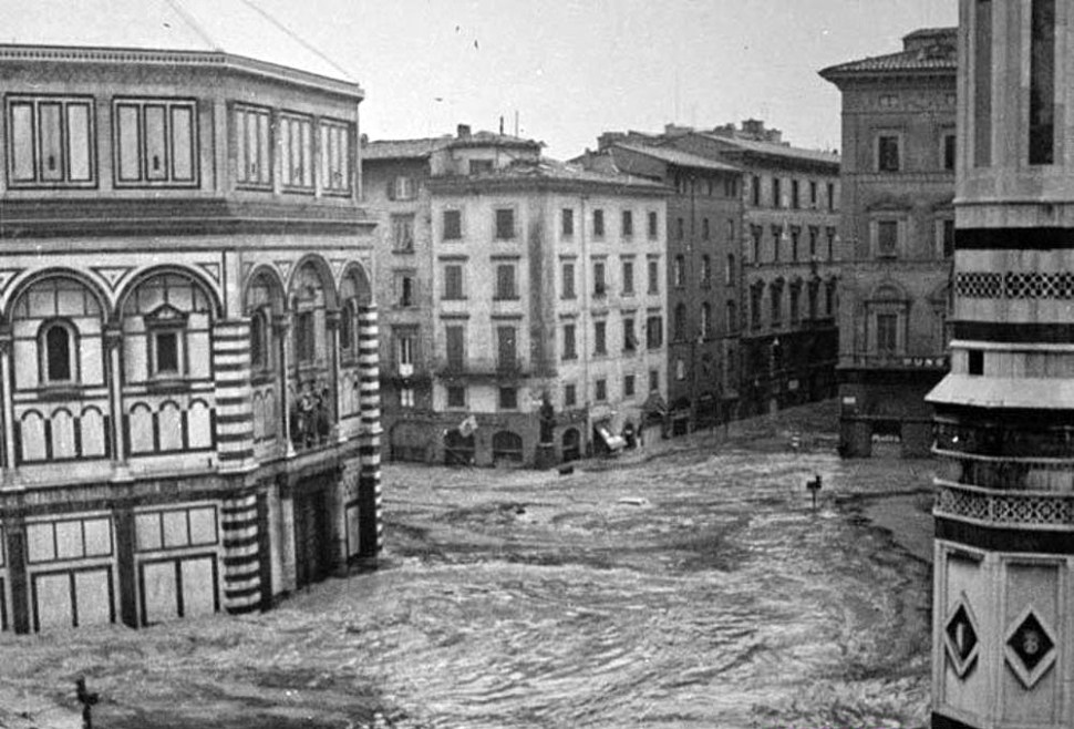 190730-florence-flood-1966-piazza-san-giovanni