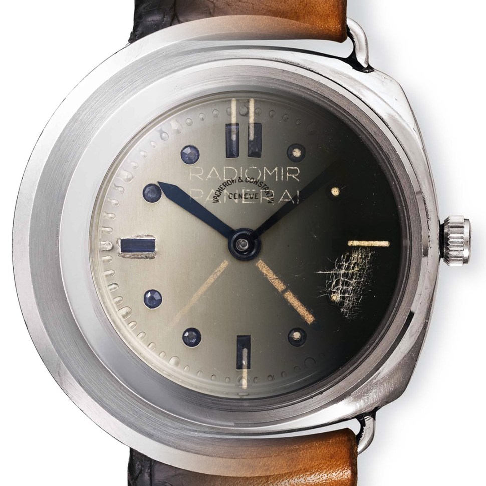 190731-comp-vacheron-constantin-296-vs-panerai-baton-dial