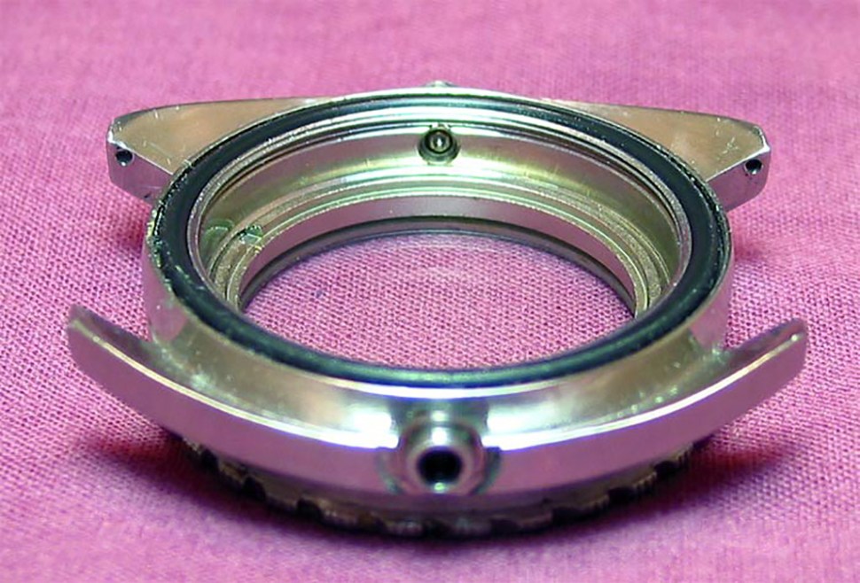 200222-doxa-sub-300-conquistador-valve-construction