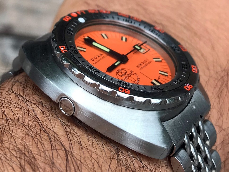 200222-doxa-sub-300-conquistador-valve-detail