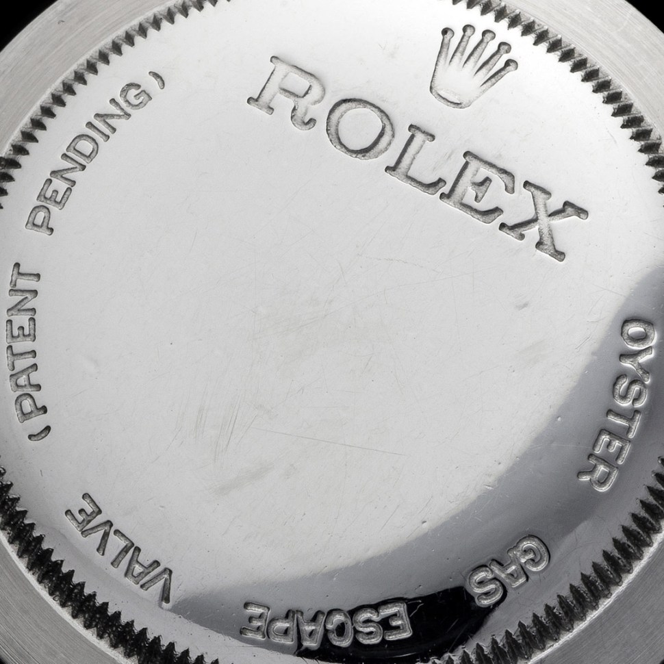 200623-rolex-sea-dweller-1665-double-red-patent-pending-caseback